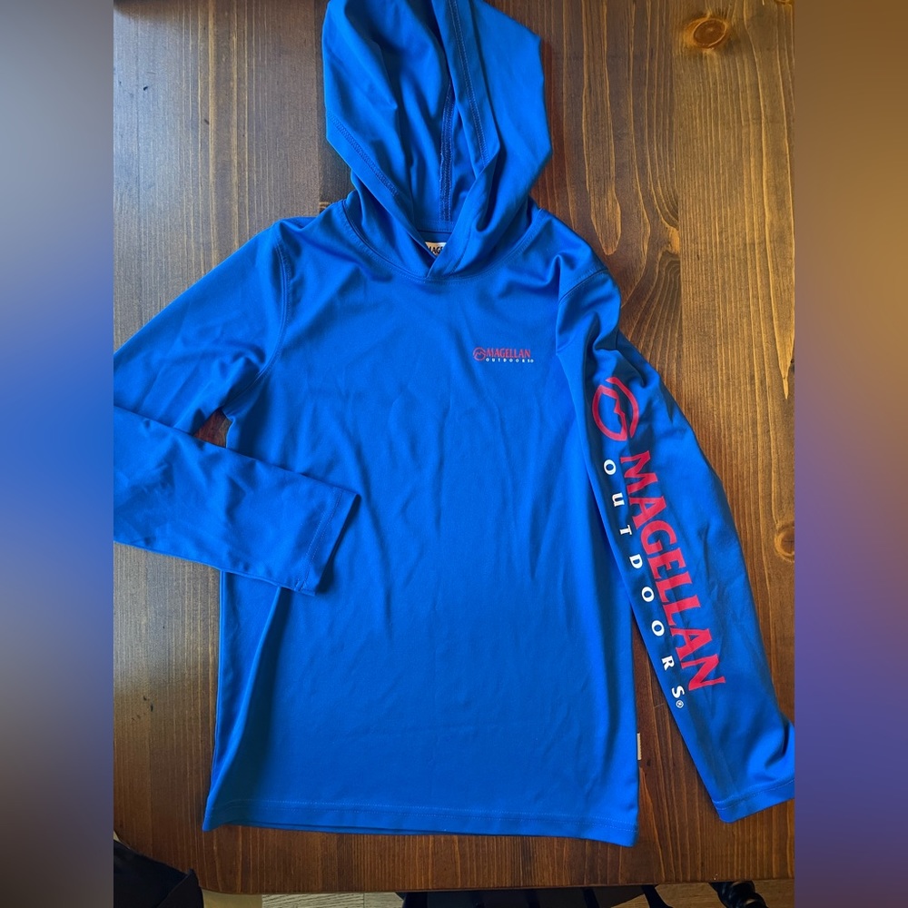 Magellan Outdoors Blue Long Sleeve Kids Tee